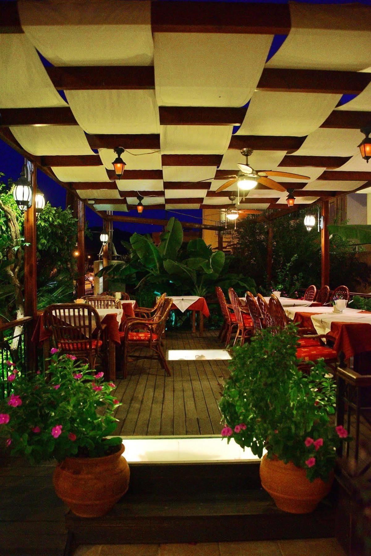 Kalathos Sun Hotel Екстер'єр фото